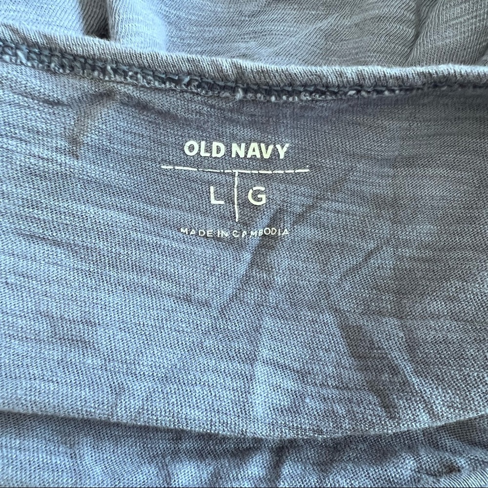 Old Navy tee - Picture 4 of 4